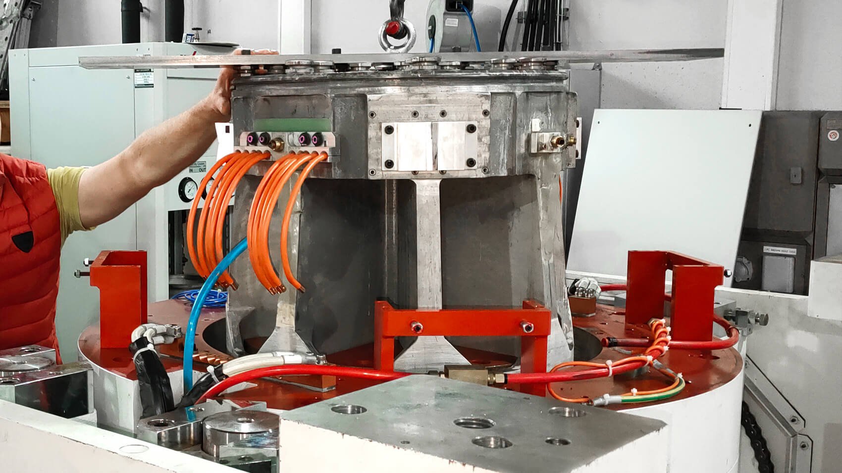 6LING, service de maintenance des moyens d’essais et formation sur les essais vibratoires